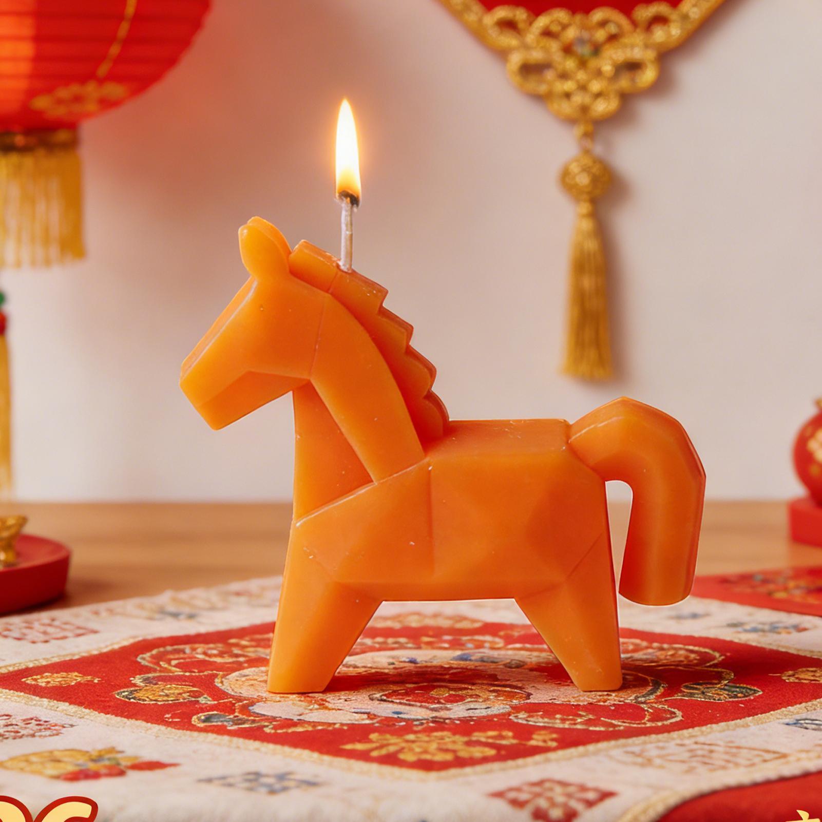 Beeswax Taper Candle - เทียนหอมรูปม้า ตกแต่งบ้านสไตล์ดั้งเดิม เทียนหอมรูปม้ามงคล สำหรับห้องนอน ห้องนั่งเล่น โต๊ะทำงาน